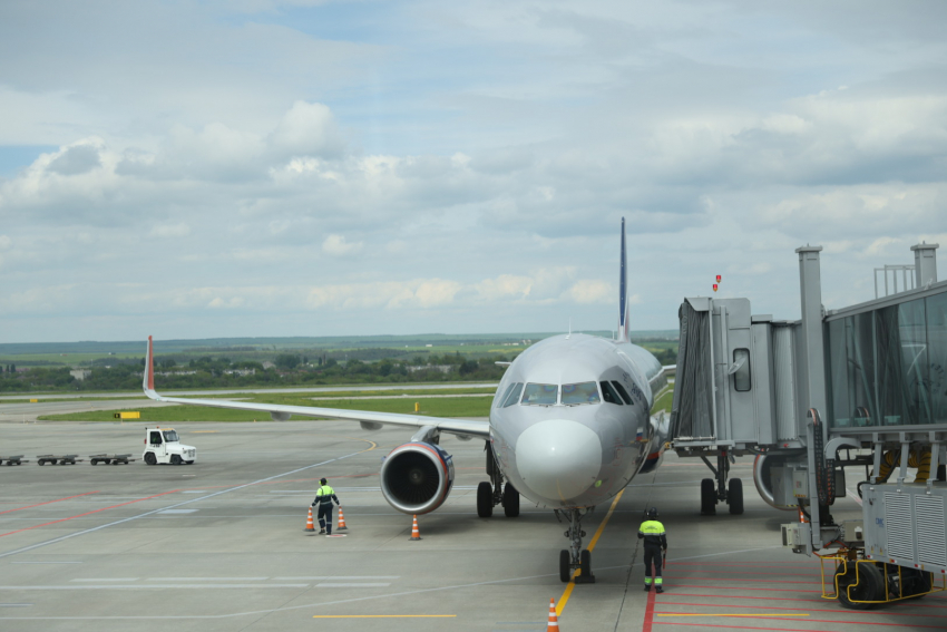 Задерживается 12 рейсов и 4 отменены: обстановка в аэропортах Ставрополья на 2 марта