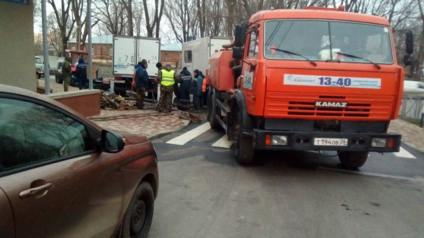 Авария на водопроводе лишила воды жителей северо-запада Ставрополя