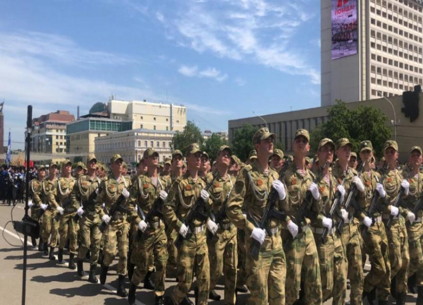 В Ставрополе прошел парад, посвященный 75-летней годовщине Великой Победы