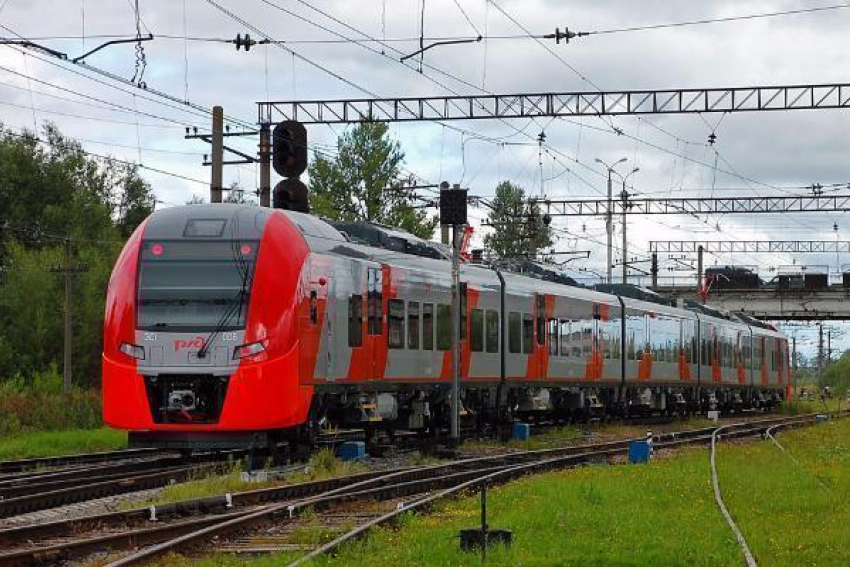 Двухэтажный поезд для путешествий по железной дороге появится у жителей Кисловодска
