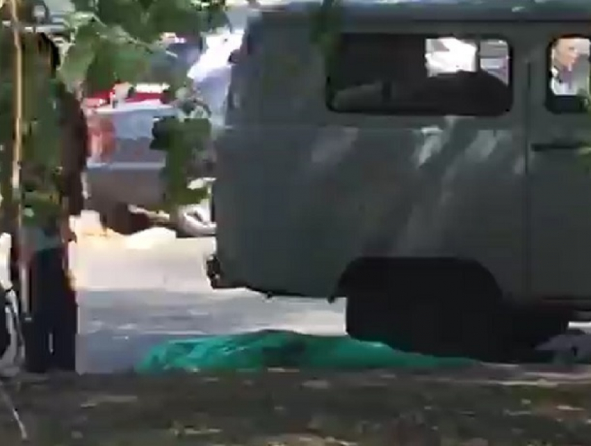 Мужчина скончался на глазах соседей прямо во дворе своего дома в Ставрополе