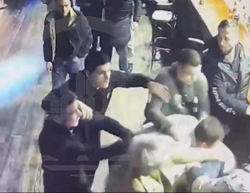 За драку в баре Невинномысска и избиение участника СВО дебошира приговорили к 2 годам колонии