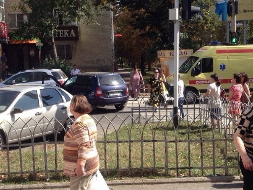 Одна из пострадавших на пешеходном переходе в Ставрополе до сих пор остается в реанимации