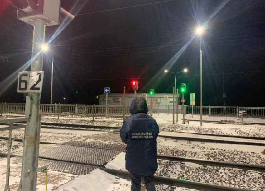 Ребенок упал на железной дороге и получил травму головы в Пятигорске 