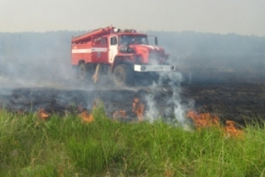 О грозе и высокой пожароопасности предупредили жителей Ставрополья