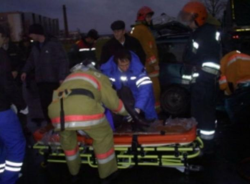 Пострадавшего госпитализировали после столкновения «Газели» и ВАЗ-2107 на Ставрополье