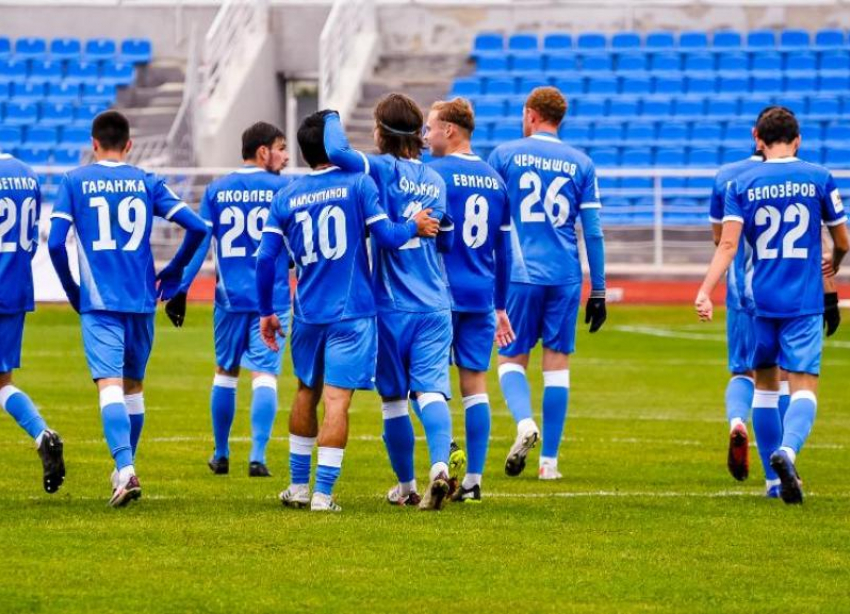 «Динамо» снова в деле: футболисты ставропольского клуба приступили к тренировкам