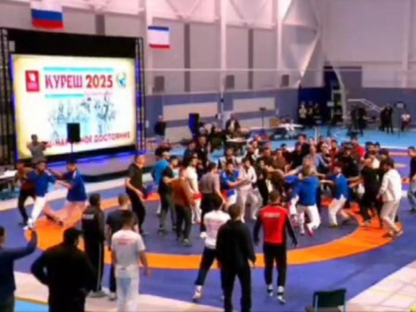 Ставропольский судья оказался в центре драки борцов на турнире в Симферополе