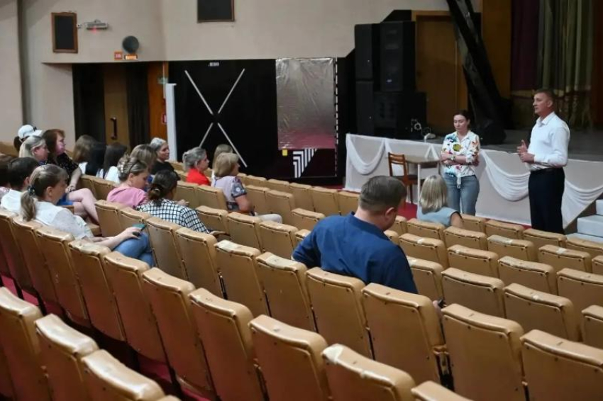 Оптимизацию штата в сельском Центре культуры прокомментировали власти Изобильненского округа