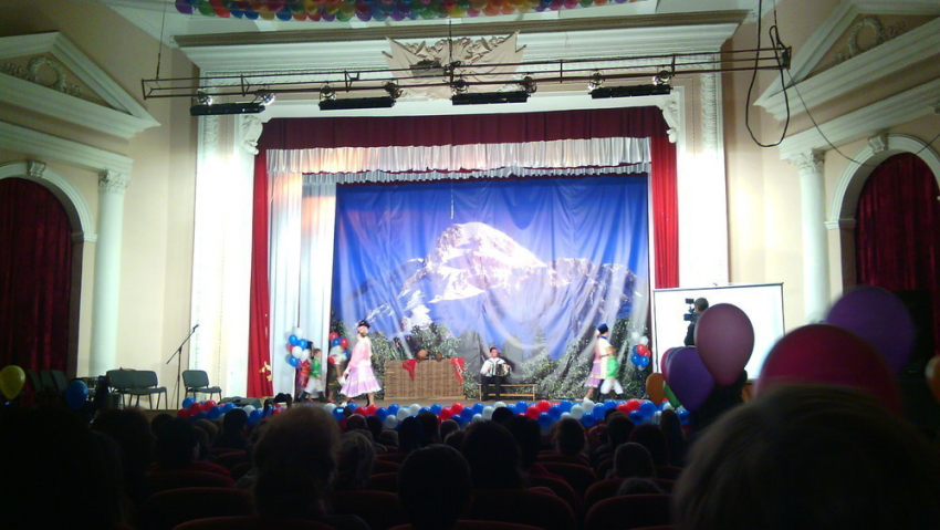 Вечер-концерт «Наш мирный, дружный Кавказ» собрал все народности
