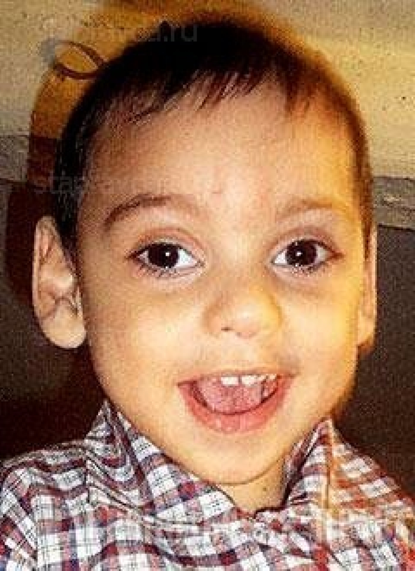 На Ставрополье 2-летний мальчик страдает от неизвестного недуга