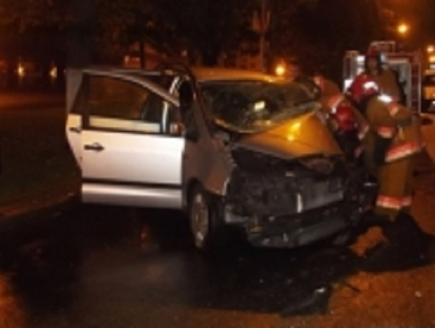 Ребенка увезла «скорая» после ДТП с «Приорой» и «Черри» в Ставрополе