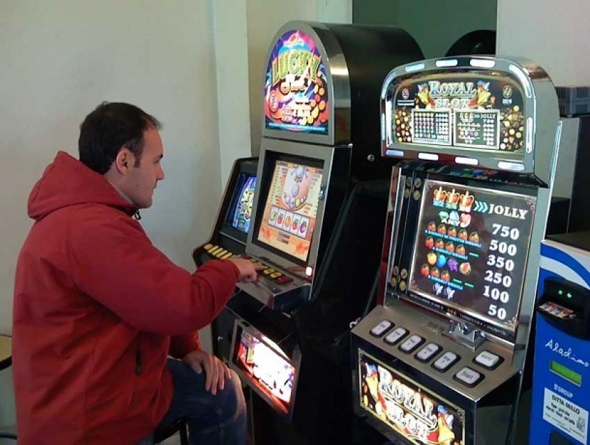 Подпольное казино открыли предприимчивые молодые люди на Ставрополье