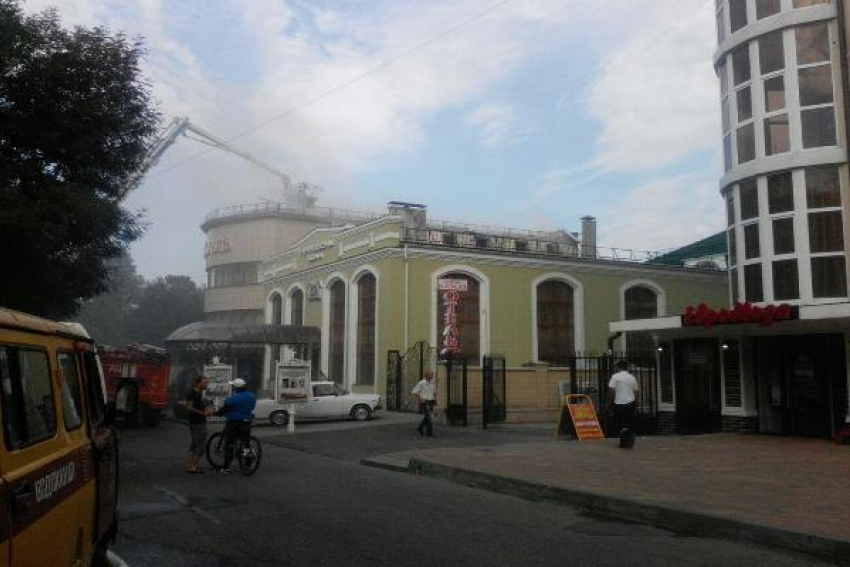 Из горящего отеля в Ессентуках эвакуировали двенадцать человек