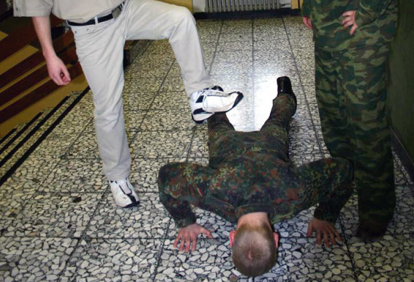 Военная прокуратура Ставрополья рассказала об ответственности за «дедовщину»