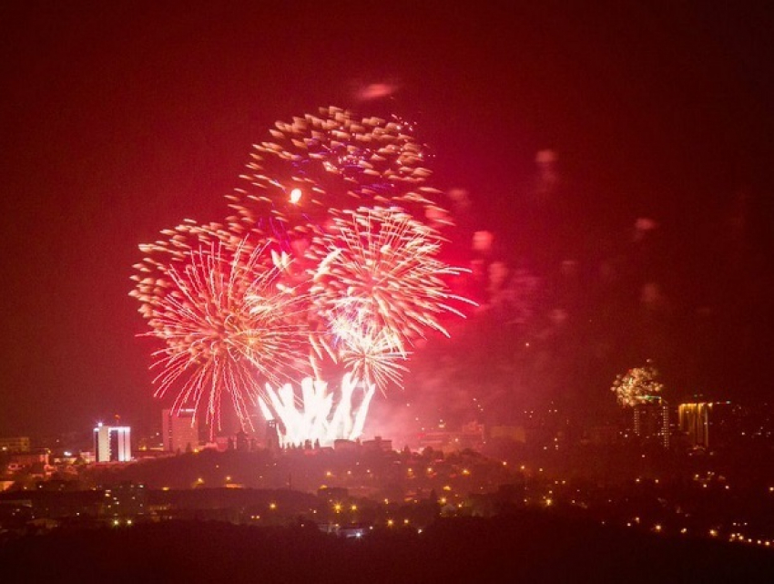 Грандиозный фейерверк запустят в небо 12 июня в Ставрополе 