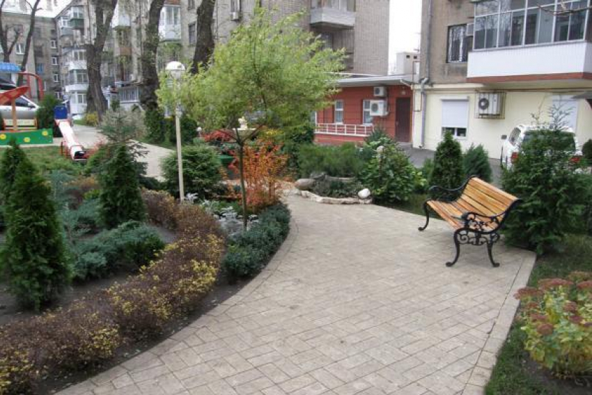 Массовое благоустройство дворов начали в Ставрополе