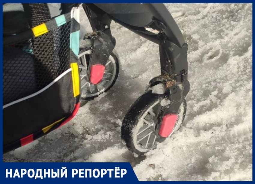 «Каша» из наледи и грязи на тротуарах Ставрополя мешает передвижению