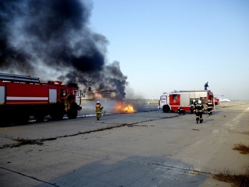 Пожар в аэропорту Ставрополя потушен