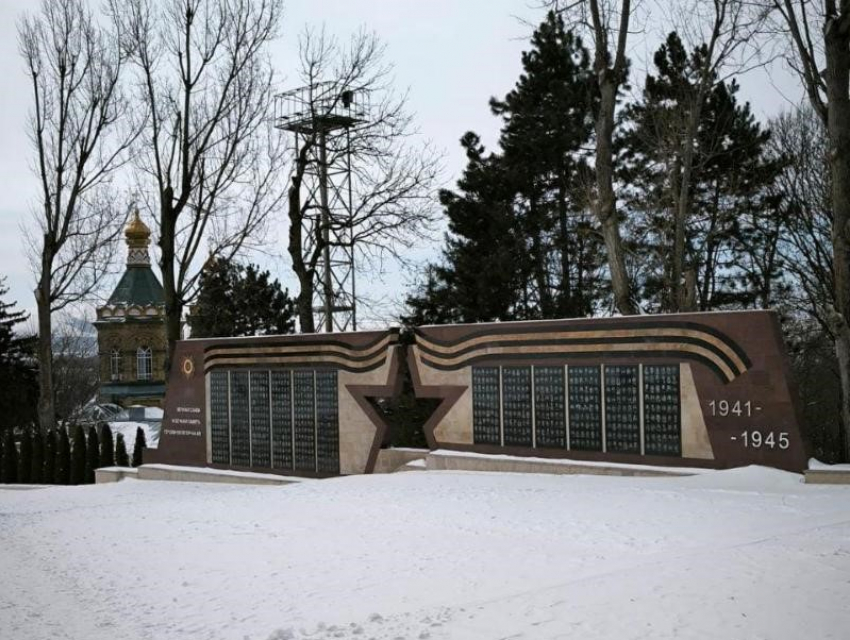 Трещины на мемориальных плитах в Пятигорске заинтересовали Бастрыкина после публикации «Блокнота»