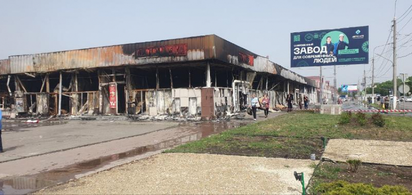 Появились кадры последствий крупного пожара на рынке Невинномысска