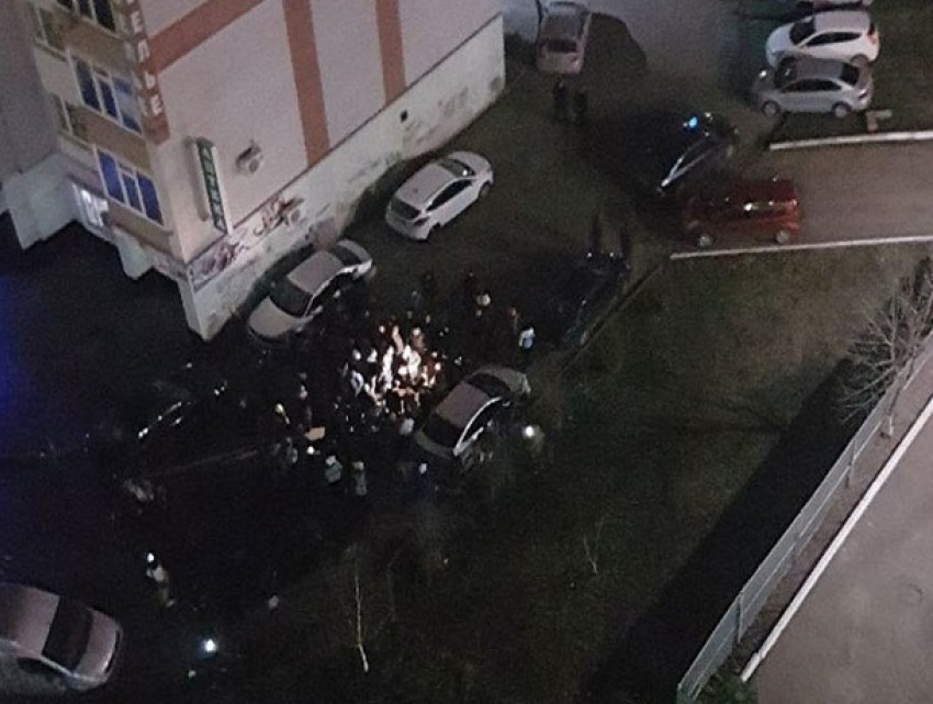 Мужчина «обложил» матом полицейских, которые не пускали его в квартиру после взрыва в многоэтажке в Ставрополе 