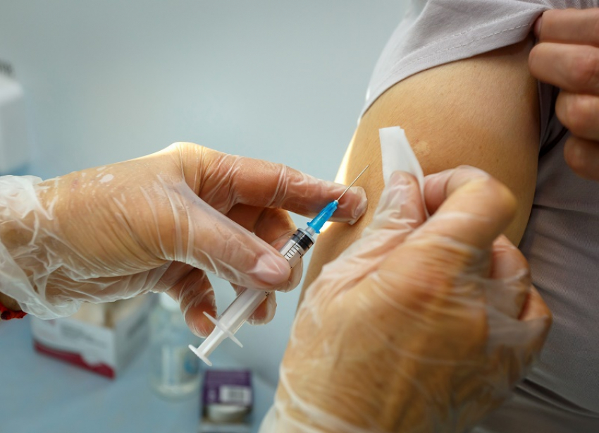 В минздраве Ставрополья уточнили порядок выплаты 200 рублей медперсоналу за каждого вакцинированного
