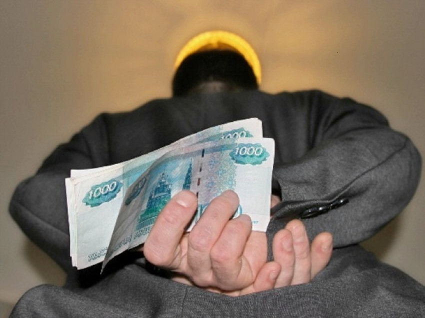 «Отмазать» подростка за взятку в 20 тысяч рублей полицейскому хотели двое жителей Ставрополья 