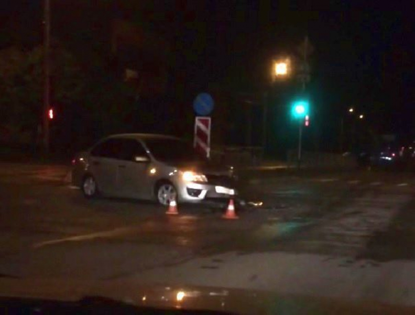 Жесткое ночное ДТП с раскуроченной «Ладой-Приорой» в Ставрополе попало на видео