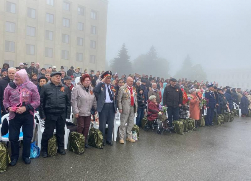 Дождь, туман и пустые дороги: с чего начался День Победы в 2023 году в Ставрополе