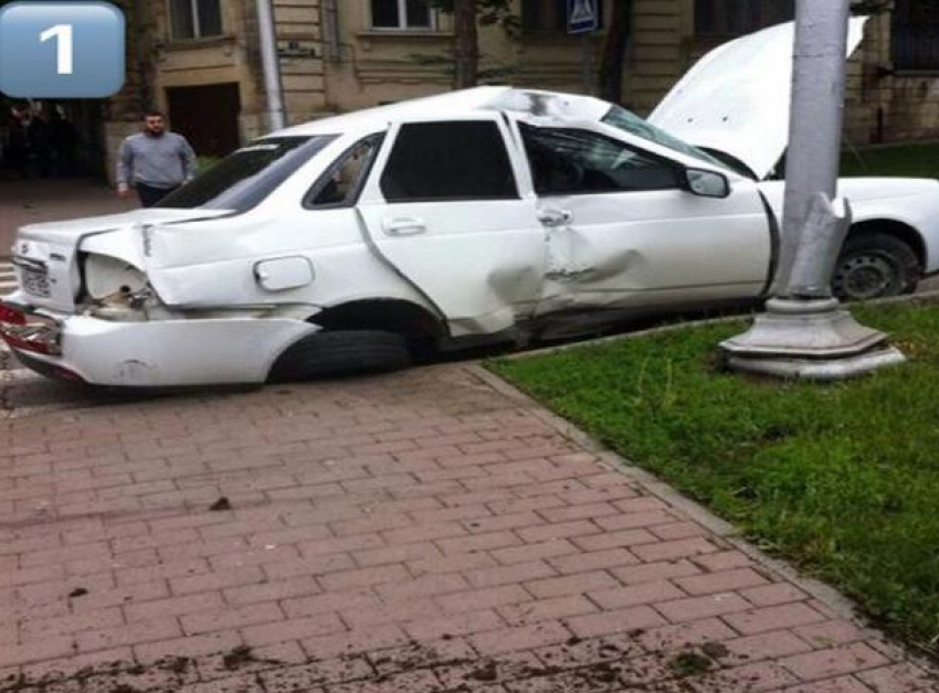 Машину скорой помощи отказался пропускать упрямый водитель «Приоры» в Пятигорске