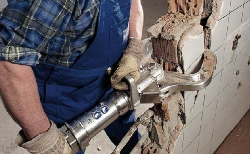 Незаконное строение с оградой снесли в Ставрополе