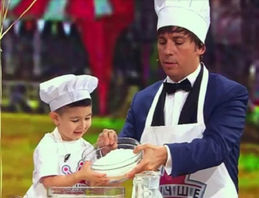 3-летний поваренок из Кисловодска научил Галкина печь блины на телешоу «Лучше всех"
