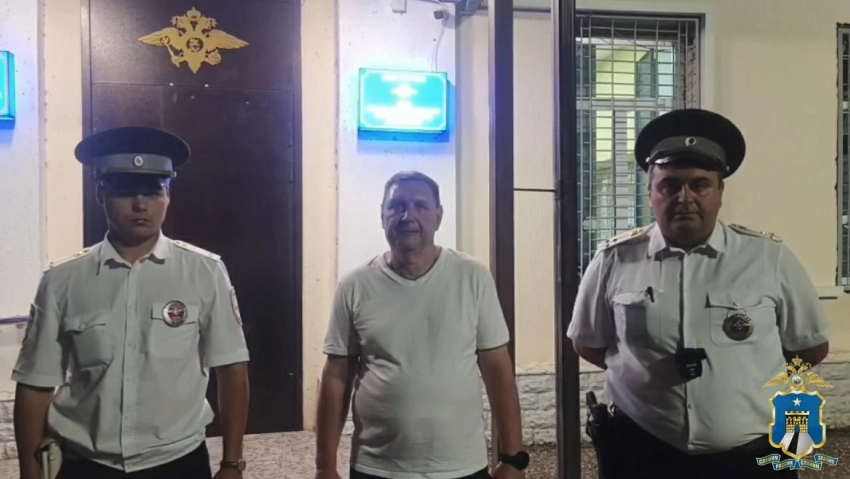 Остановили на полпути к банку: в Георгиевске полиция спасла пенсионеров от мошенников