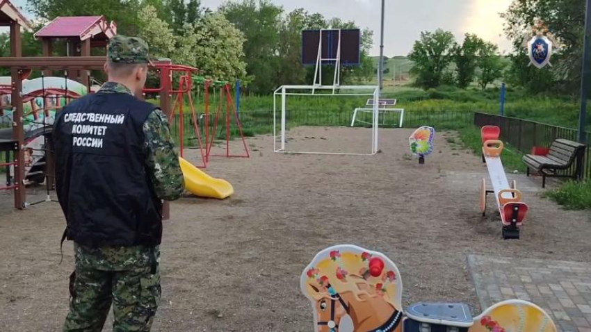 Металлоконструкция убила ребенка на детской площадке в Ставропольском крае