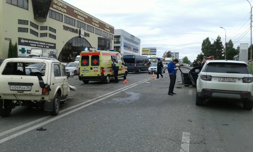 Сразу 4 автомобиля столкнулись в Пятигорске