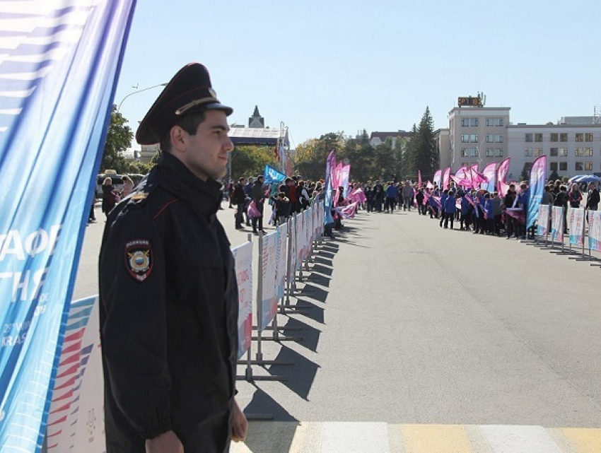 Полицейские обезопасили факелоносцев огня Универсиады на Ставрополье