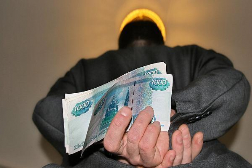 На 2 млн рублей оштрафовали подозреваемого за попытку дачи взятки сотруднику ФСБ Ставрополья
