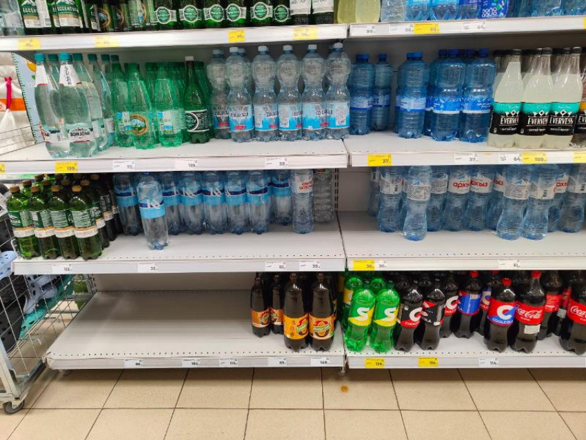 Опасная детская вода с барием поехала в Московскую область со Ставрополья: изъято 13 тысяч литров