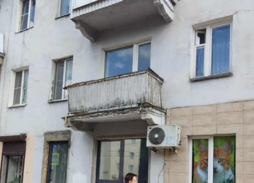 Мольбы о ремонте ветхого балкона в Ставрополе услышали после публикации «Блокнота»