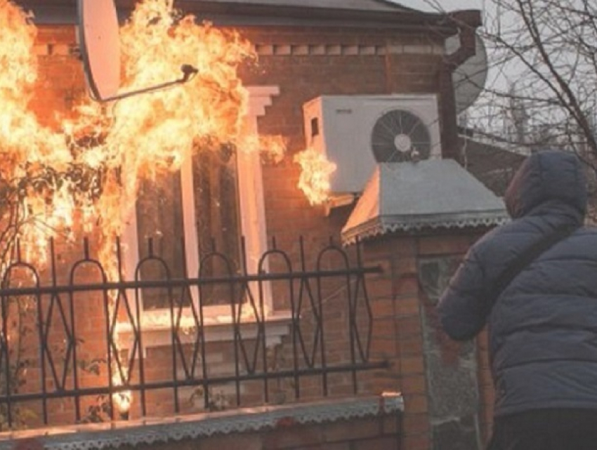    Обиженный мужчина поджёг дачный домик своей родственницы на Ставрополье