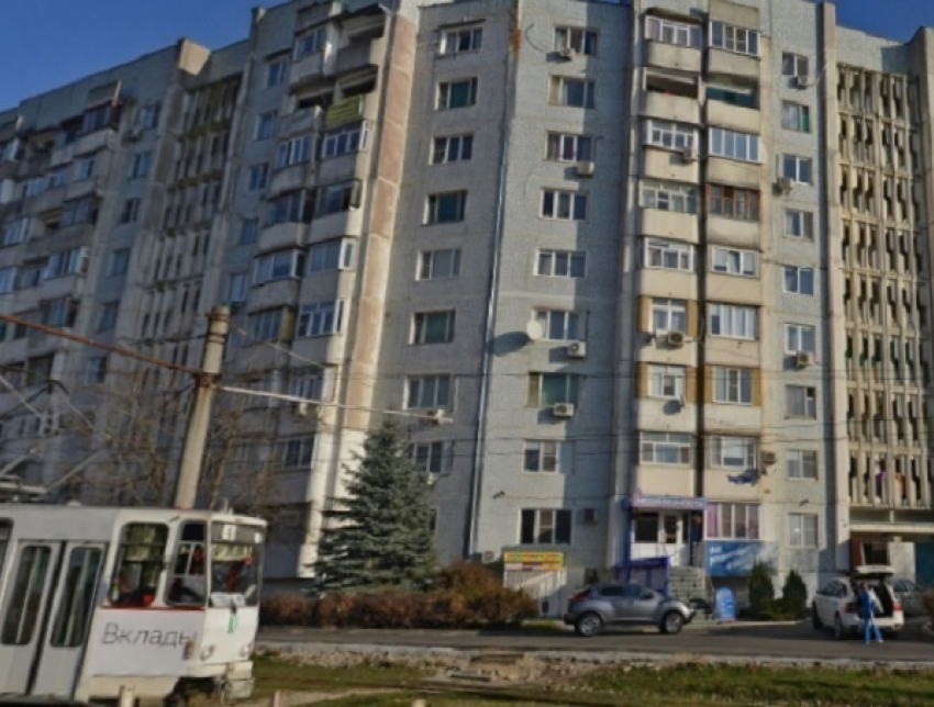В Пятигорске малыш выжил, зацепившись за деревья при падении с 6 этажа
