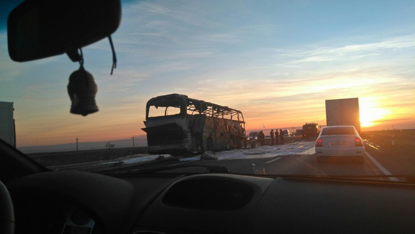 Пассажирский автобус загорелся на ФАД «Кавказ"