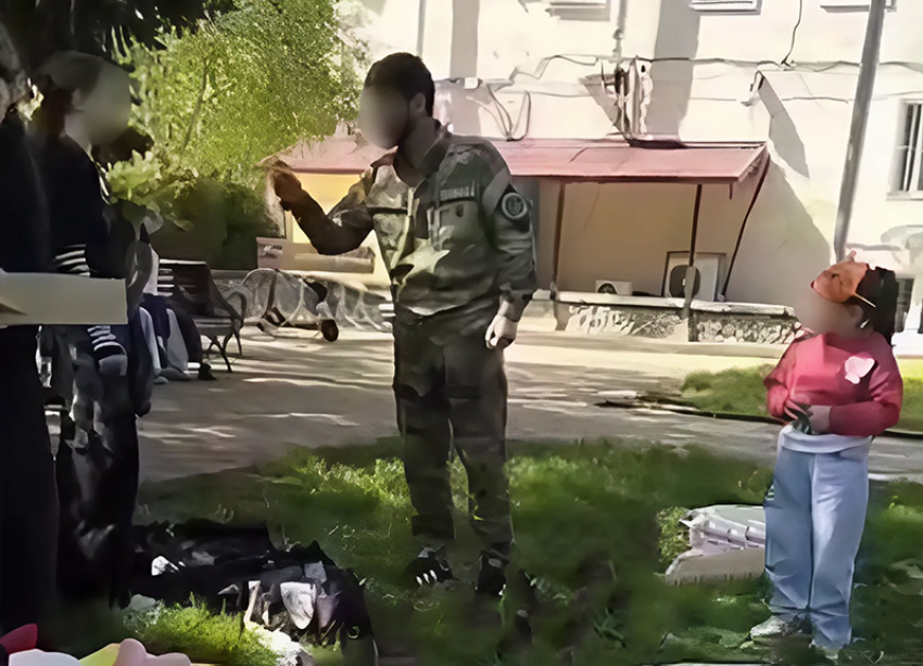 «Ты должна молчать, услышала меня?»: охранник с акцентом кричал и выгонял малолетних квадроберов из парка в Ставрополе 