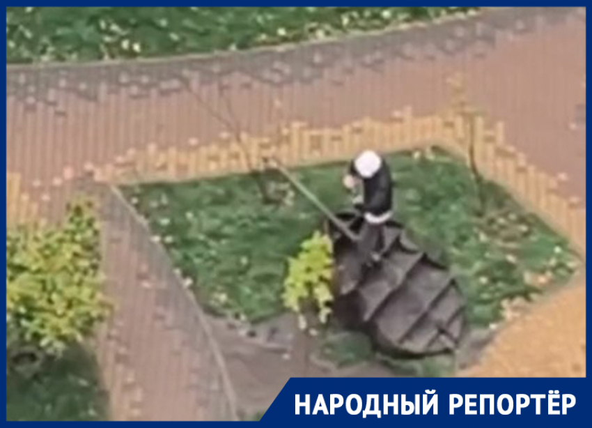 Неадекват с ножом появился на детской площадке и напугал жителей юга Ставрополя