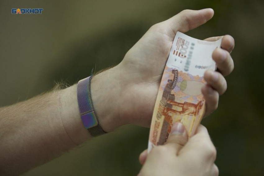 Начальника отделения ГИБДД Апанасенковского округа поймали на взятке в 2,6 миллиона рублей