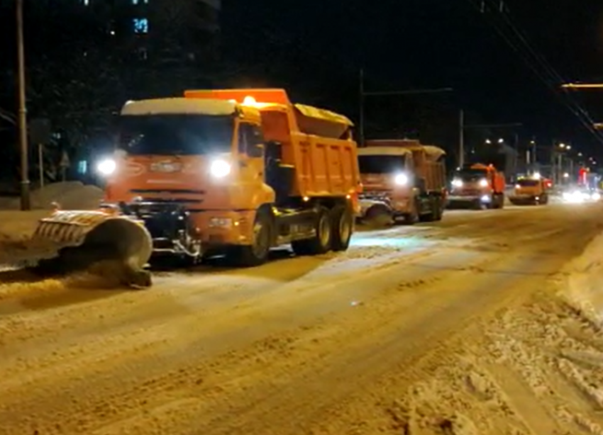 Более 70 единиц техники чистили остановки, дороги и тротуары в Ставрополе от снега — мэрия 