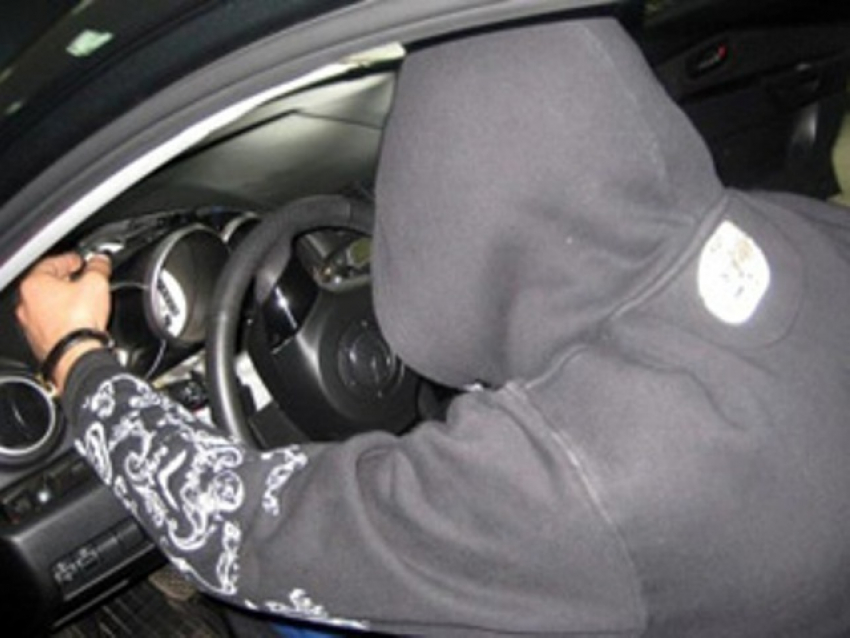 Лихача-угонщика поймали полицейские в Светлограде