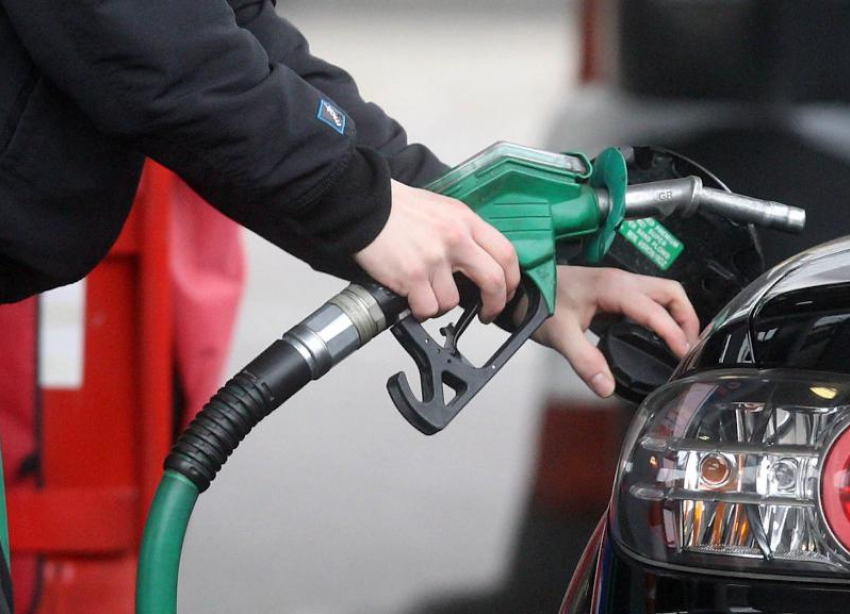 Цена бензина на Ставрополье подскочила на 1% в сравнении с прошлым месяцем
