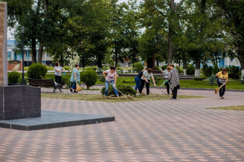 В Кировском округе прошел субботник